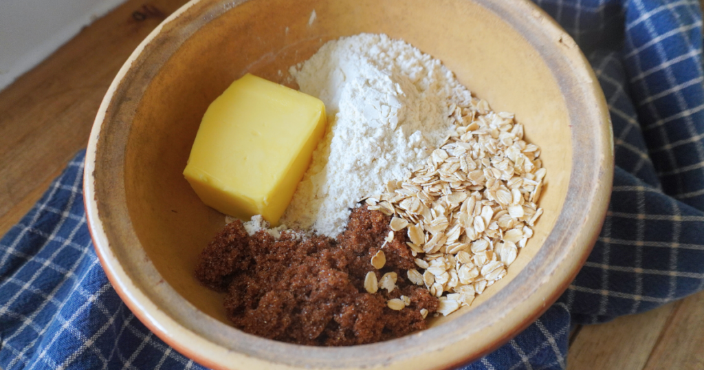 Crisp topping ingredients.